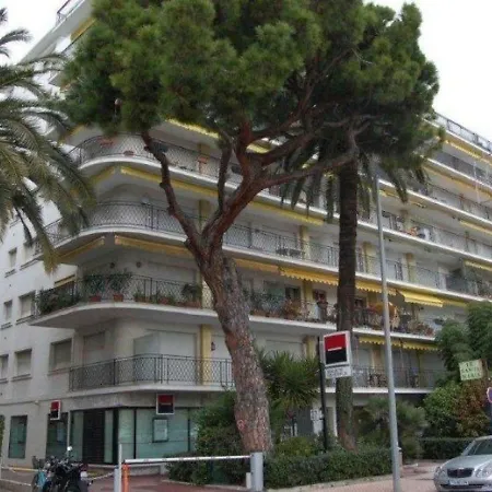 Beau 3p Moderne Face Mer Avec Grande Terrasse D'angle